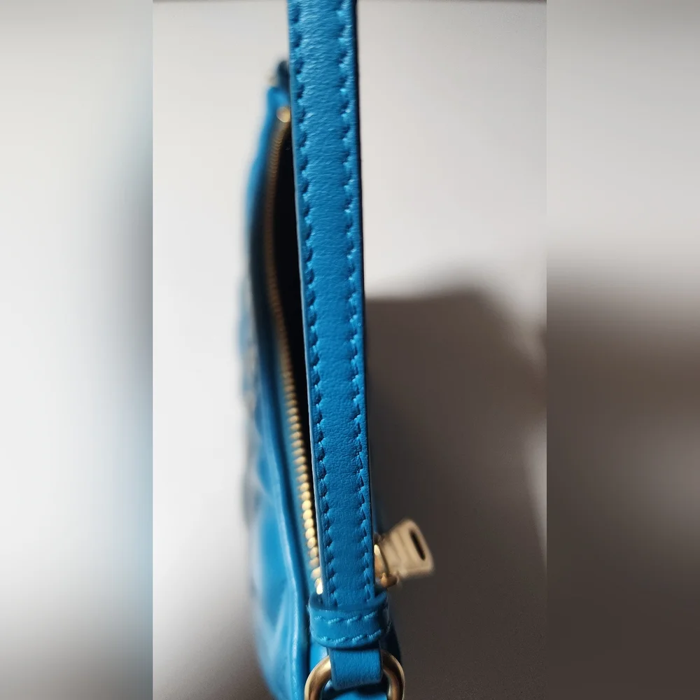 Miu Miu Pochette. Super puffy. - Picture 11 of 16